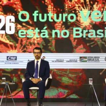 Mourão defende investimentos em hidrovias e portos na Amazônia