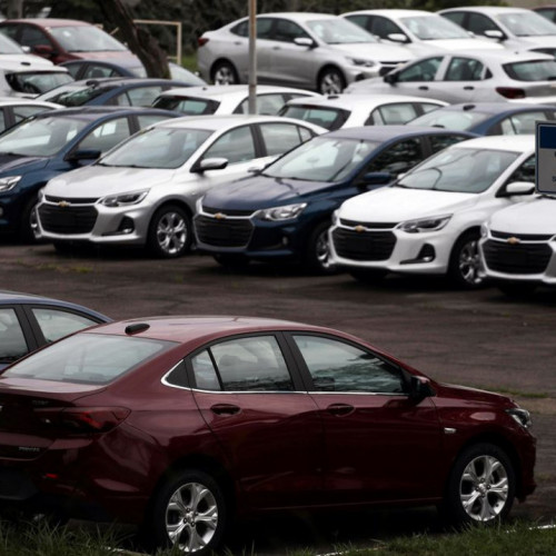 Venda de veículos novos cai 17% em outubro, informa Fenabrave