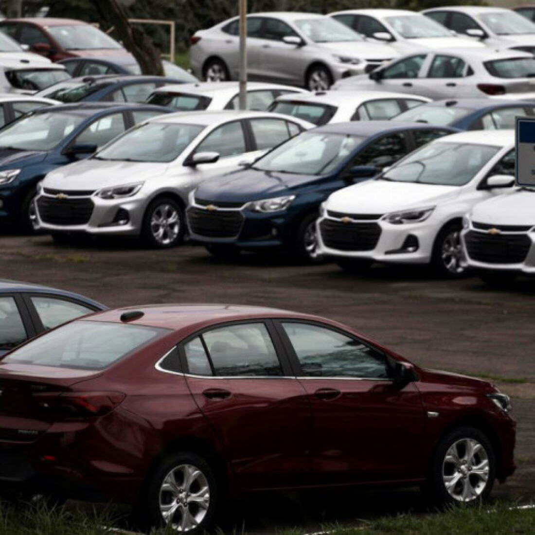 Venda de veículos novos cai 17% em outubro, informa Fenabrave