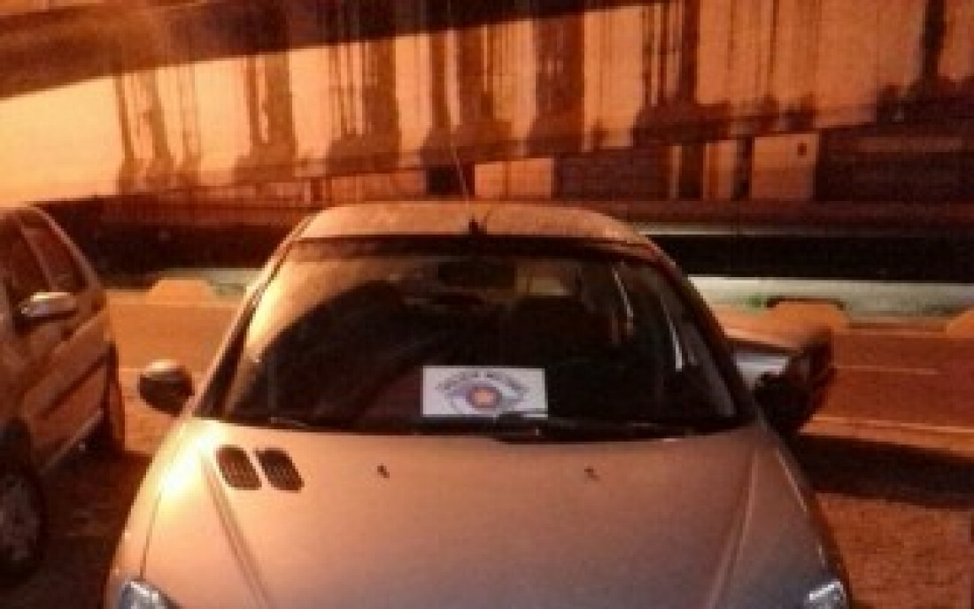 Polícia Militar recupera carro roubado no mesmo dia