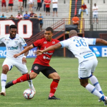 Série B: Avaí supera Brasil de Pelotas graças a gol de Copete