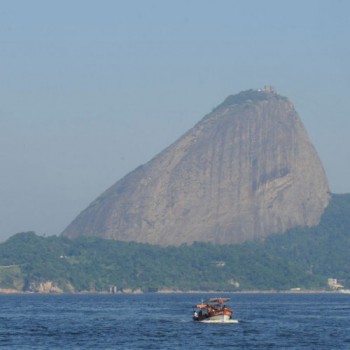 UFF desenvolve barco autônomo para monitorar poluição das águas