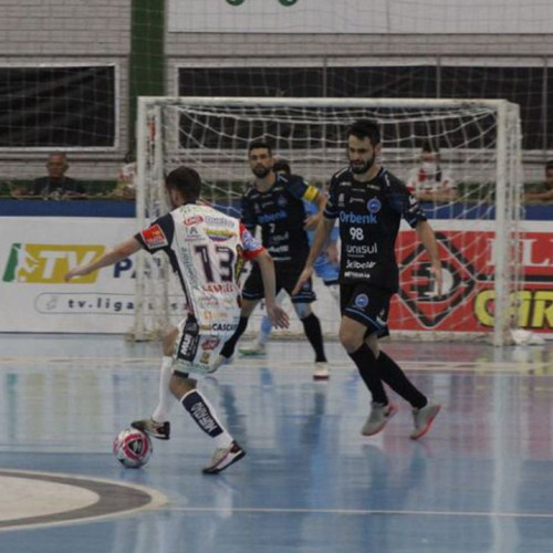 LNF: Cascavel goleia Tubarão e está nas quartas de final