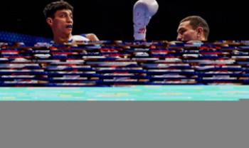 Michael Douglas alcança oitavas de final do Mundial de boxe masculino