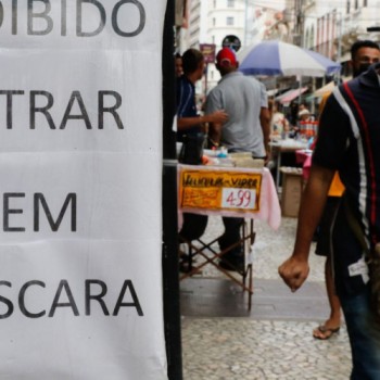Cariocas mantêm proteção no primeiro dia da liberação de máscaras