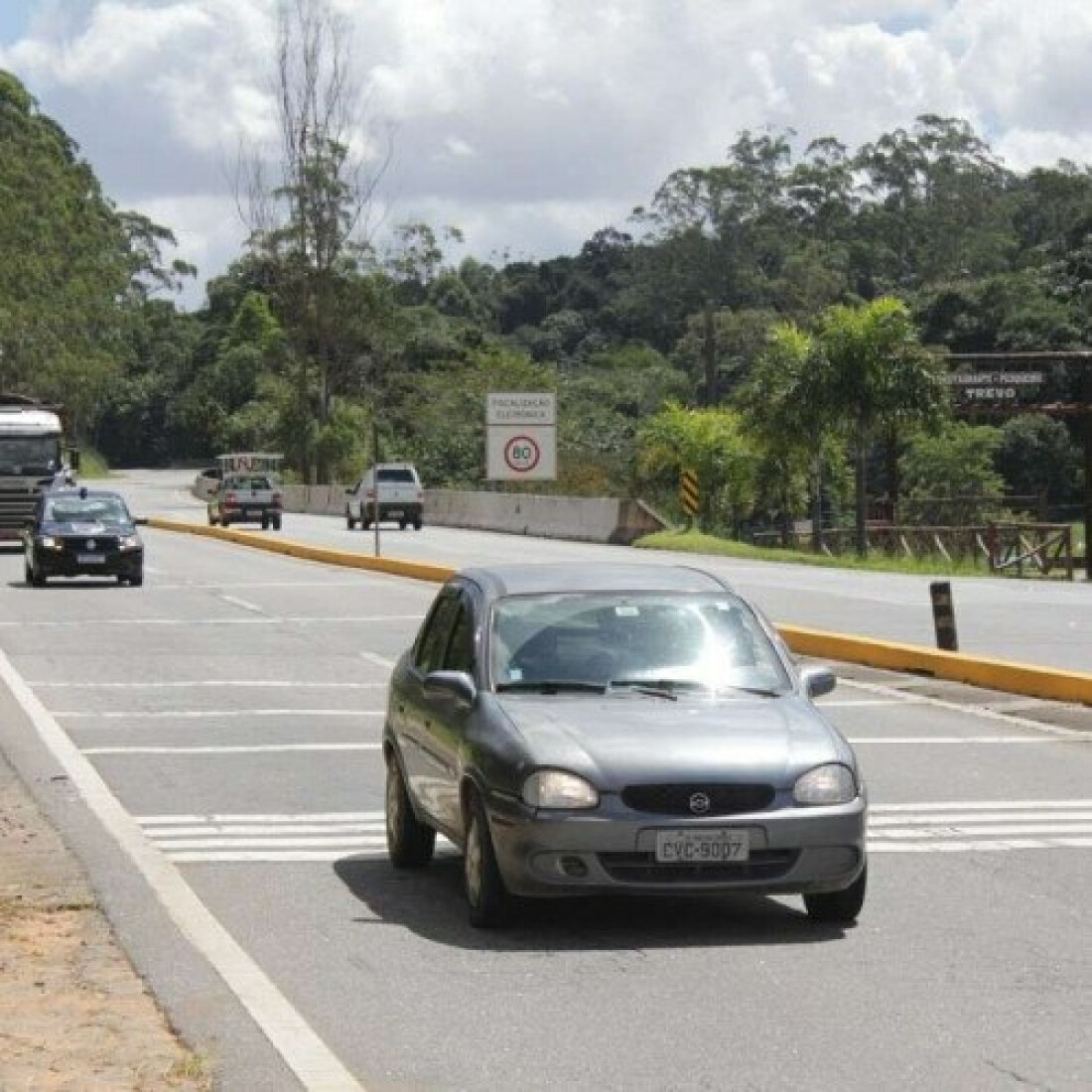 105 mil veículos devem passar pela Mogi-Bertioga até terça