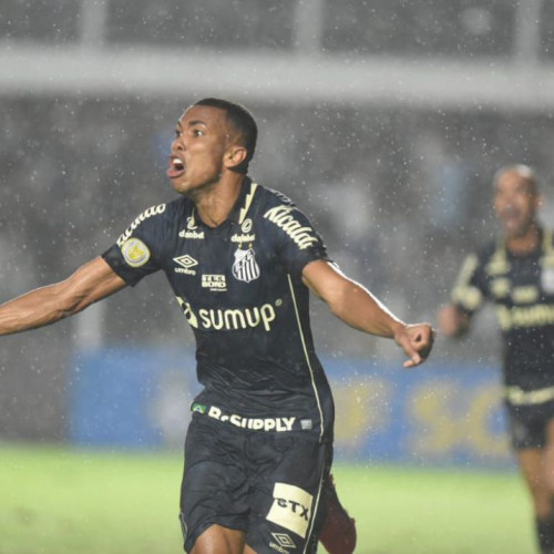 Santos derrota Fluminense e sai do Z4 do Brasileiro