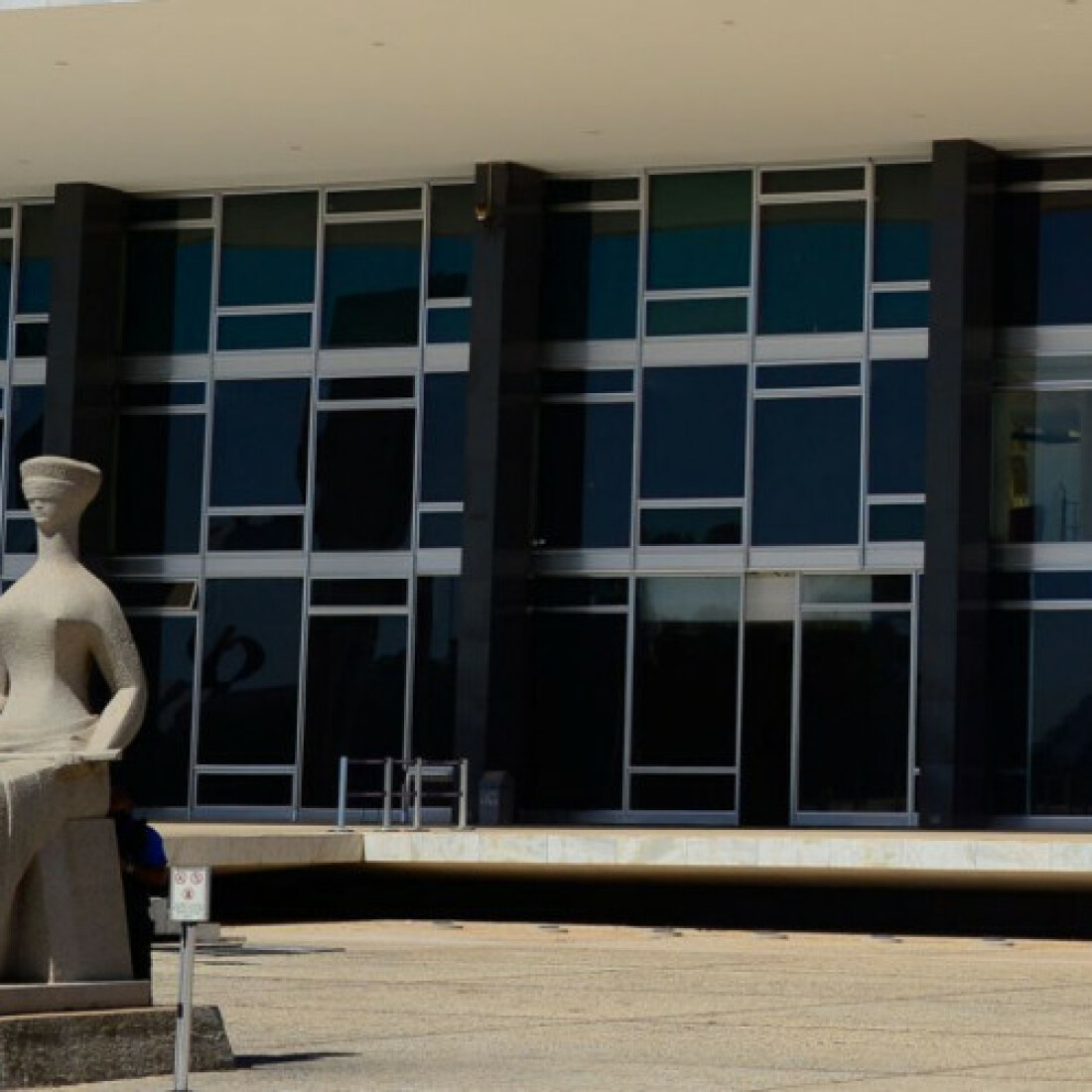 STF suspende julgamento sobre validade de teto para danos morais