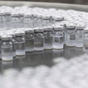 Covid-19: Américas têm menor nível de casos e óbitos em mais de um ano