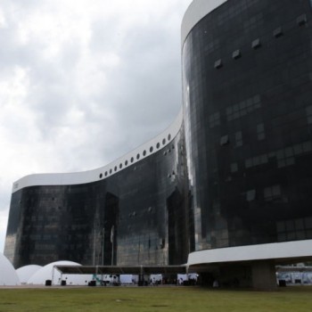 TSE forma maioria contra cassação da chapa presidencial