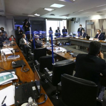 CPI da Pandemia aprova relatório e pede indiciamento de 80 pessoas