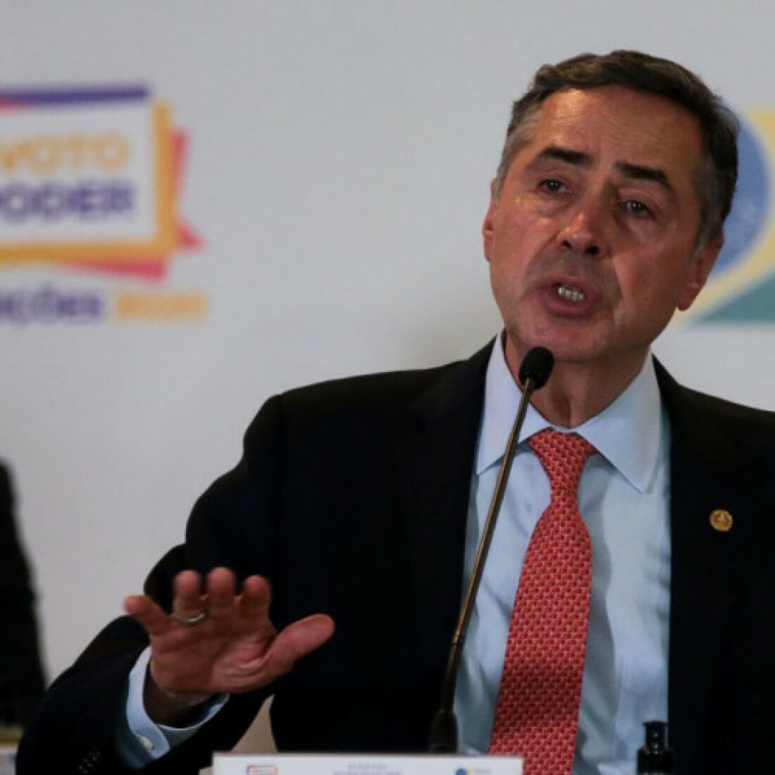 Presidente do TSE volta a defender regulamentação de redes sociais