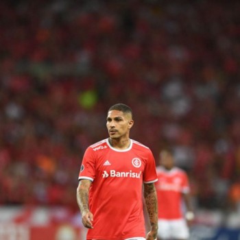 Internacional rescinde contrato com o atacante Paolo Guerrero