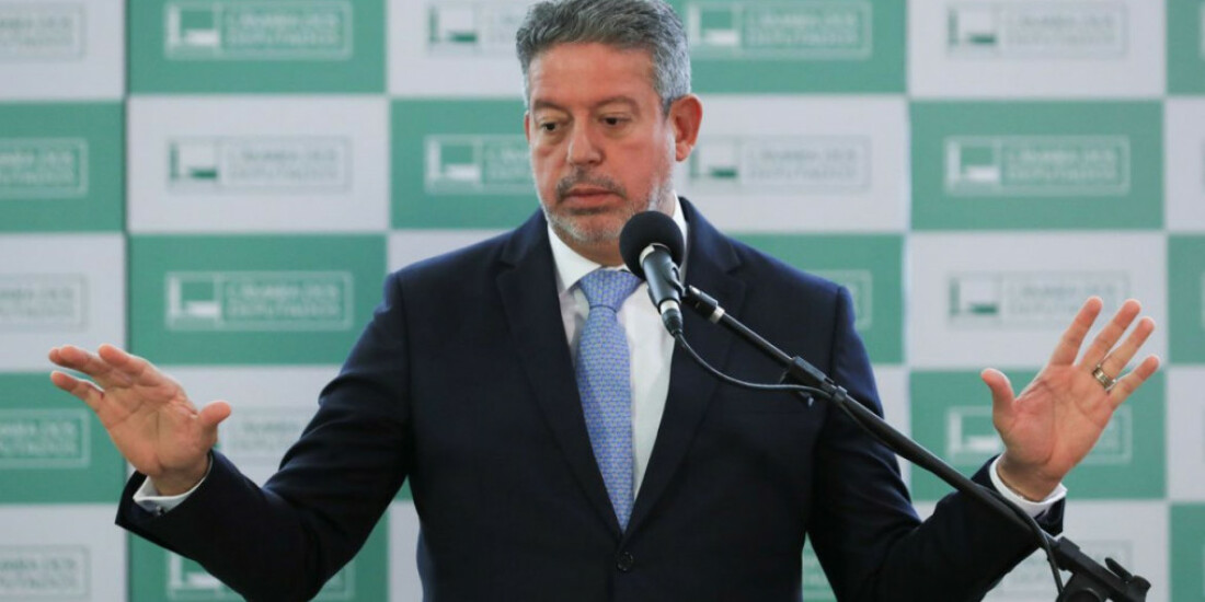 PGR muda posição e defende rejeição de denúncia contra Arthur Lira 