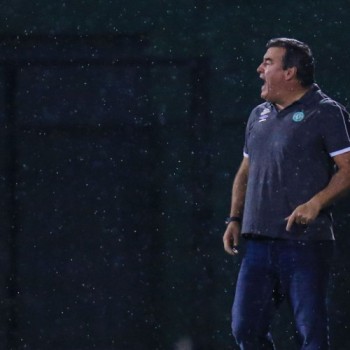 Chapecoense anuncia saída do técnico Pintado