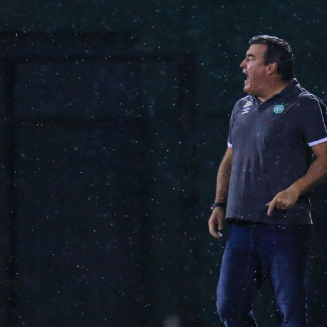 Chapecoense anuncia saída do técnico Pintado