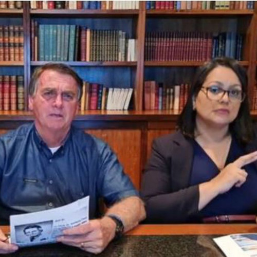 Facebook remove live em que presidente associa vacina de covid à aids
