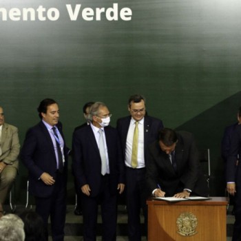 Às vésperas da COP26, governo cria comitê sobre mudanças climáticas