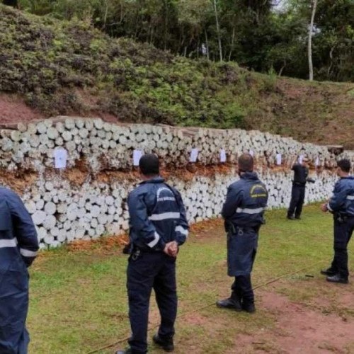 GCM realiza treinamento sobre utilização de armamento e tiro
