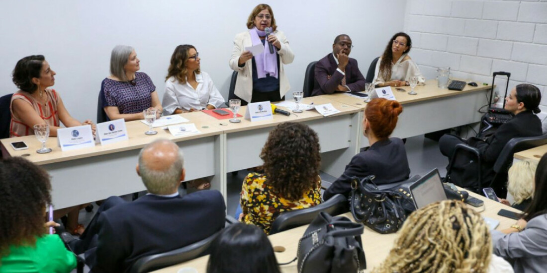 Ministros e primeira-dama visitam Central de Atendimento à Mulher