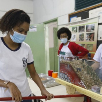 Escolas públicas do Rio recebem oficina sobre deslizamento de encostas
