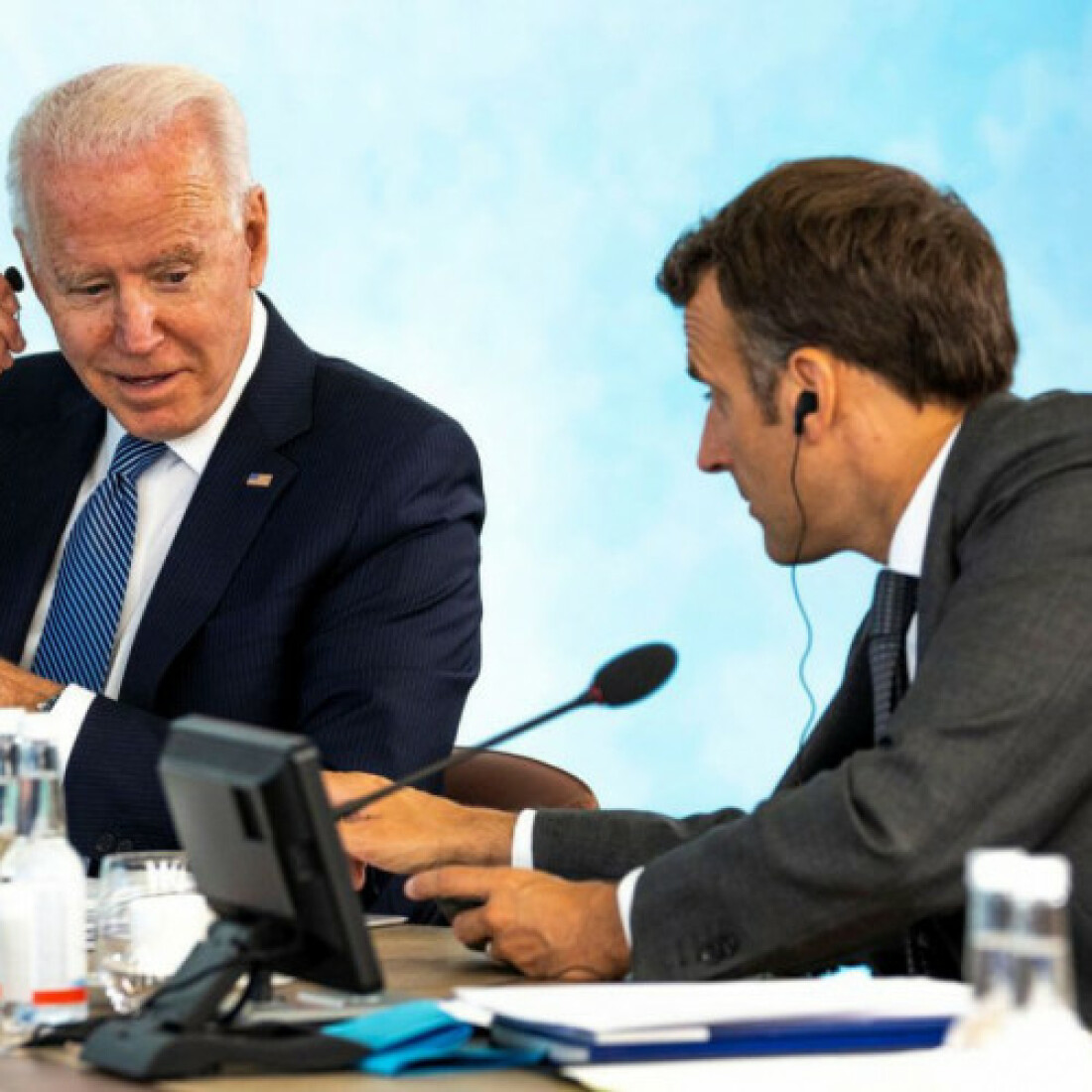 Presidentes dos EUA e da França discutem defesa europeia
