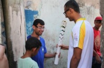 Tocha Olímpica 'passeia' por Poá e faz alegria da população