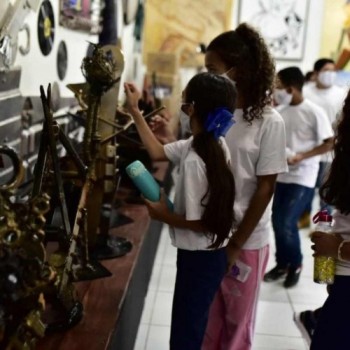 Exposição reúne trabalhos feitos por crianças