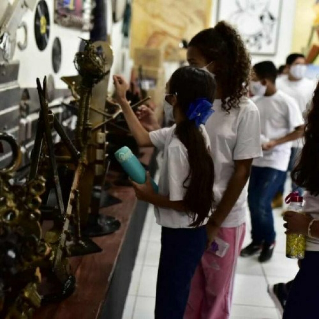 Exposição reúne trabalhos feitos por crianças