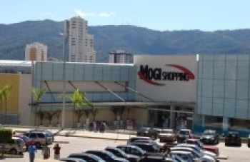 Lojas oferecem descontos nos estoques de até 70%