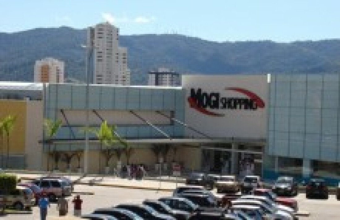 Lojas oferecem descontos nos estoques de até 70%