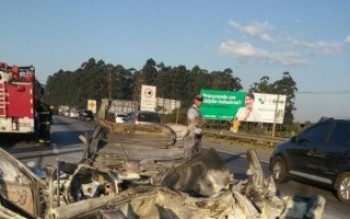 Acidente em Itaquá mata duas pessoas
