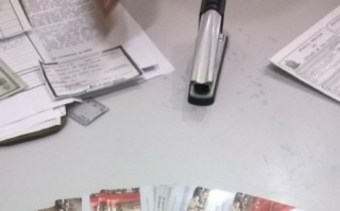Trio é detido acusado de 'fraude do bilhete'