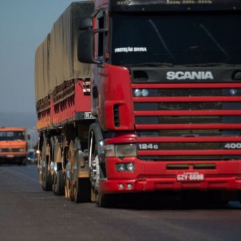 Sancionada a lei que altera tolerância no excesso de peso de caminhões