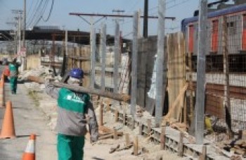 CPTM troca muro por grades no Parque Maria Helena: