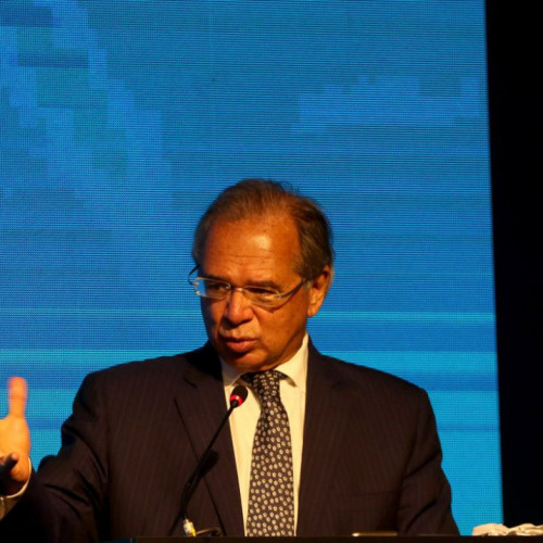 Auxílio Brasil: ministro diz que governo usará R$ 30 bi fora do teto