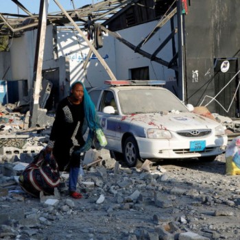 Dez anos após morte de Kadafi, Líbia é criticada por crise humanitária