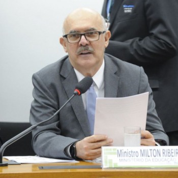 Ministro fala na Câmara sobre novos institutos federais de educação