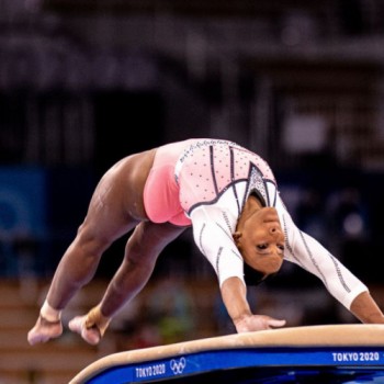 Mundial de Ginástica: Rebeca Andrade avança a 3 finais de aparelhos