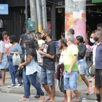 Covid-19: Brasil tem 183 mortes e 21,6 milhões de casos em 24 horas