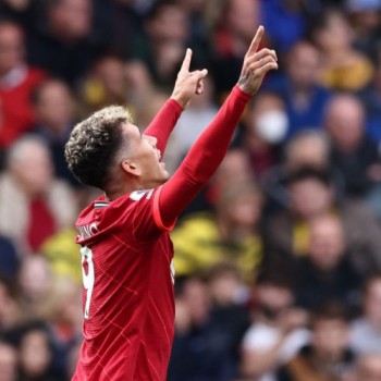 Com 3 de Firmino e golaço de Salah, Liverpool goleia Watford