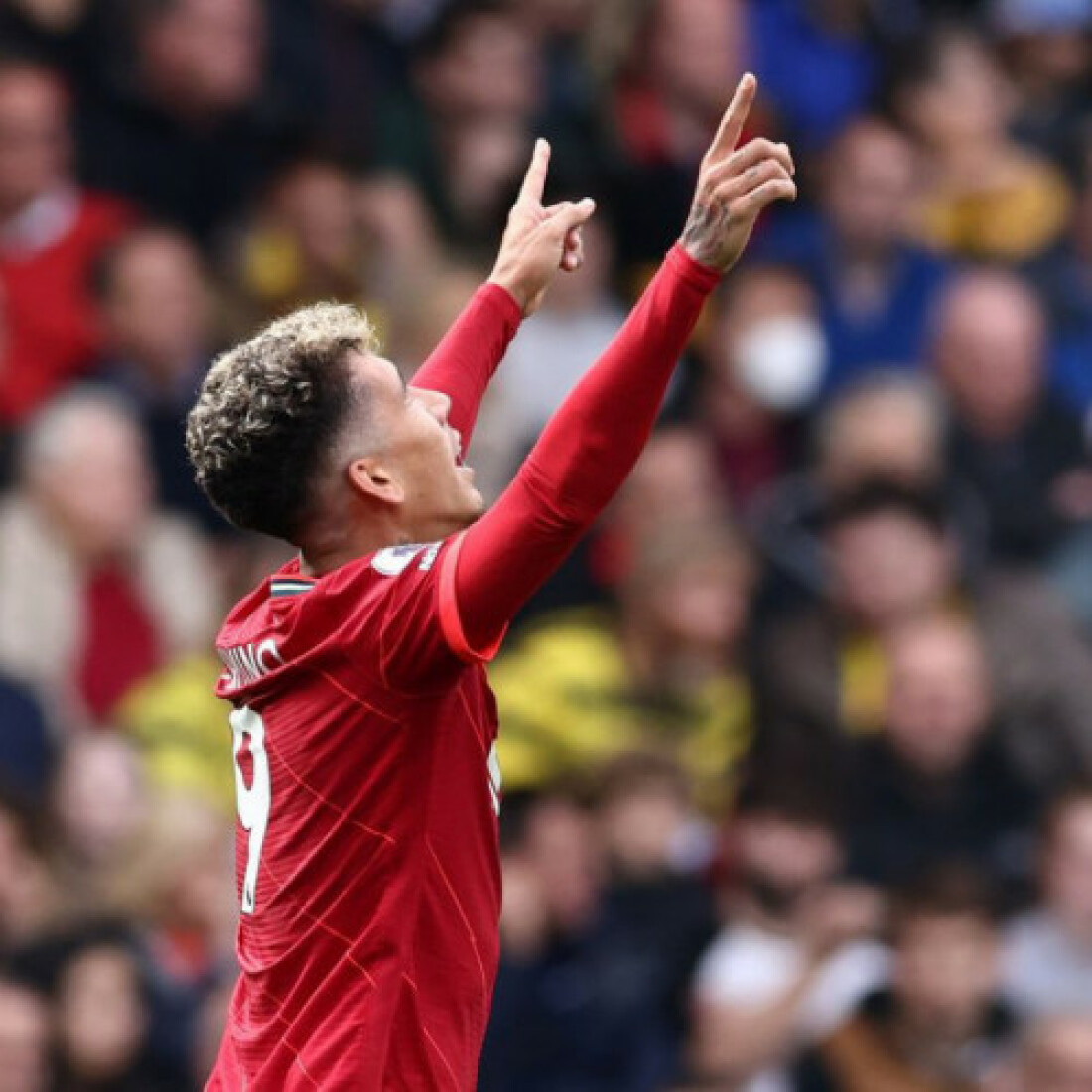 Com 3 de Firmino e golaço de Salah, Liverpool goleia Watford