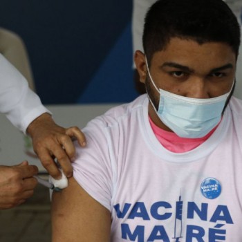 Covid-19: Rio conclui hoje segunda dose da vacinação em massa da Maré