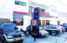 Adolescente trocam tiros com PMs