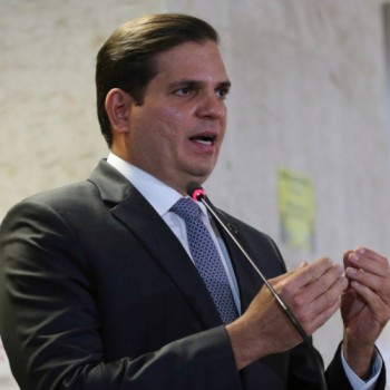 Ministro diz que governo não trabalha com hipótese de racionamento