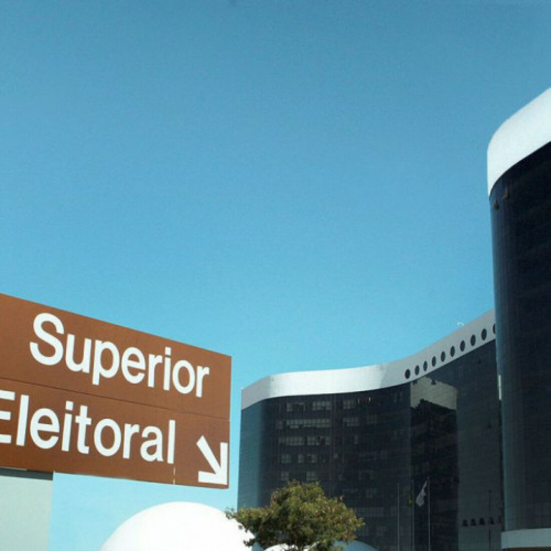TSE volta a condenar ex-governador do Rio por abuso de poder