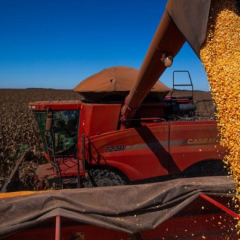 Balança comercial tem superávit de US$ 1,102 bi no início de outubro