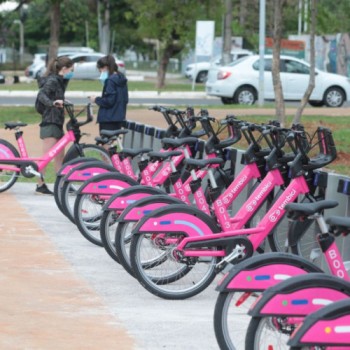 Brasília inaugura sistema de bicicletas compartilhadas