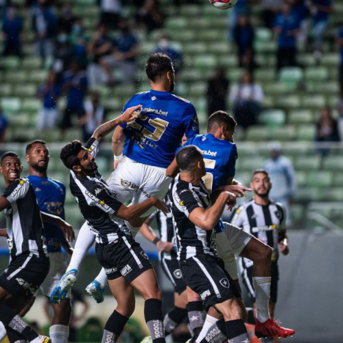 Goleiros brilham e Botafogo e Cruzeiro empatam
