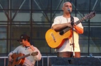 Lançamentos continuam este mês